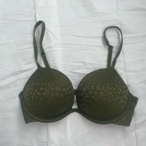 Victoria's Secret Green Molded Cup Bra